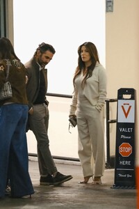 eva-longoria-and-jose-baston-leaves-e-baldi-italian-restaurant-in-beverly-hills-11-13-2024-7.jpg