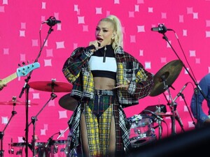 gwen-stefani-performs-for-state-street-global-advisors-at-times-square-10-29-2024-4.jpg