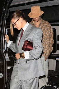 hailey-bieber-arrives-at-a-dinner-party-at-funke-in-beverly-hills-10-23-2024-6.jpg