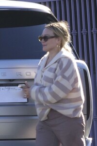 hilary-duff-leaves-target-in-los-angeles-11-14-2024-0.jpg