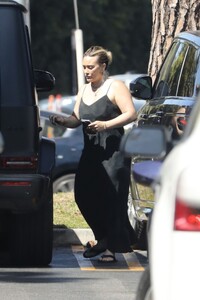 hilary-duff-out-and-about-in-los-angeles-09-01-2024-2.jpg