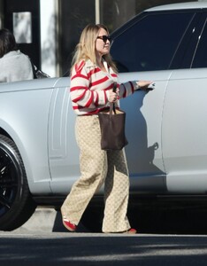hilary-duff-out-and-about-in-los-angeles-11-16-2024-1.jpg