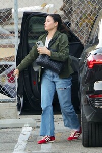 jenna-dewan-out-and-about-in-los-angeles-11-12-2024-2.jpg