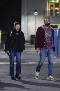 jennifer-garner-and-ben-affleck-leaves-an-event-in-brentwood-10-18-2024-4.jpg