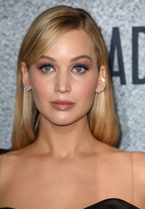 jenniferlawrencesf (22).jpg