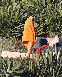 kaia-gerber-at-their-oceanfront-house-in-malibu-10-30-2024-0.jpg