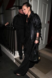 kate-moss-celebrates-new-zara-range-at-oswald-s-11-28-2024-6.thumb.jpg.a97be1e6bcbc635901a7c7328de68433.jpg