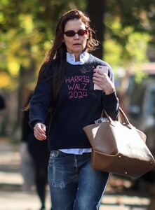 katie-holmes-out-and-about-in-new-york-10-30-2024-5.jpg