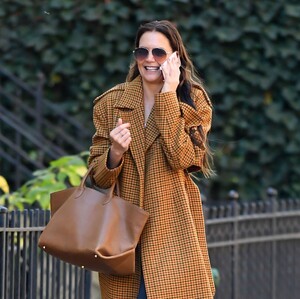 katie-holmes-out-and-about-in-new-york-11-02-2024-2.jpg