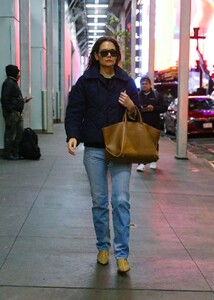 katie-holmes-out-and-about-in-new-york-11-16-2024-5.jpg