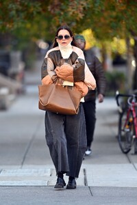 katie-holmes-out-and-about-in-new-york-city-11-13-2024-6.jpg