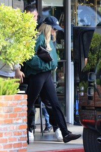 kendall-jenner-heads-out-for-lunch-in-brentwood-10-30-2024-3.jpg