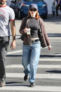 madelaine-petsch-and-anthony-li-out-at-studio-city-farmers-market-11-10-2024-4.jpg