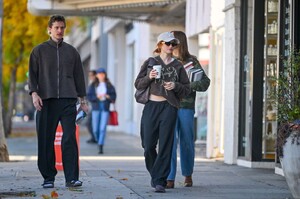 madelaine-petsch-kicks-back-with-friends-on-la-outing-11-24-2024-4.jpg