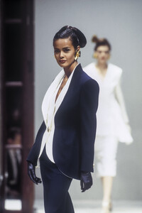 nadege s93hanaeMoriHC-70.jpg