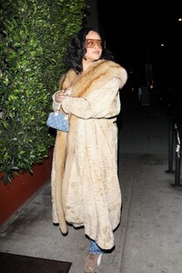 rihanna-arrives-at-giorgio-baldi-in-santa-monica-11-12-2024-5.jpg