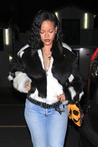 rihanna-out-for-late-dinner-at-giorgio-baldi-in-santa-monica-11-03-2024-3.jpg