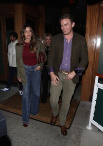 sofia-vergara-leaves-cipriani-restaurant-in-beverly-hills-11-23-2024-3.jpg