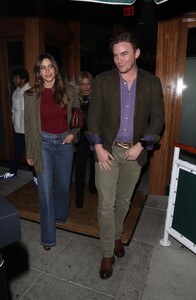 sofia-vergara-leaves-cipriani-restaurant-in-beverly-hills-11-23-2024-5.jpg