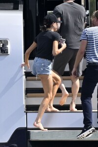 victoria-beckham-enjoying-her-holiday-in-miami-11-03-2024-4.jpg