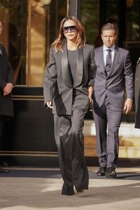victoria-beckham-leaves-her-hotel-in-paris-09-27-2024-0.jpg