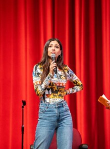 victoria-justice-at-oklahoma-state-speakers-board-event-in-stillwater-60123802820.thumb.jpg.85cfe1c7823a2c47c056538d55de586a.jpg