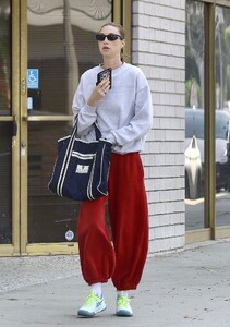 whitney-port-out-shopping-in-studio-city-09-13-2024-0.jpg
