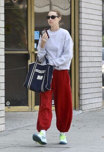 whitney-port-out-shopping-in-studio-city-09-13-2024-6.jpg