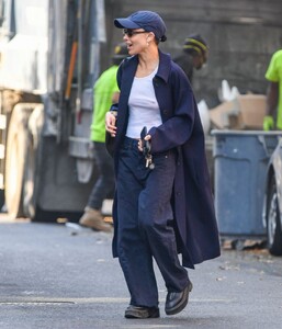 zoe-kravitz-out-and-about-in-new-york-10-30-2024-4.jpg