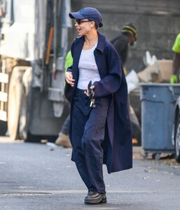 zoe-kravitz-out-and-about-in-new-york-10-30-2024-5.jpg