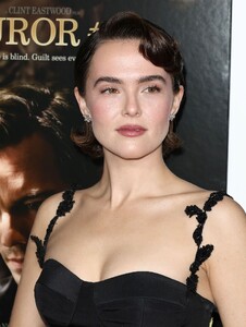 zoey-deutch-attends-juror-2-premiere-at-afi-film-fest-10-27-2024-3.jpg