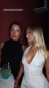 [2024.11.29] scarlett.mayer__468789154_537031119315775_6729292709800546540_n.jpg