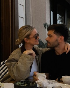 [2024.12.01] hannahg11_469156727_1026809795786064_6157246637062259334_n.jpg