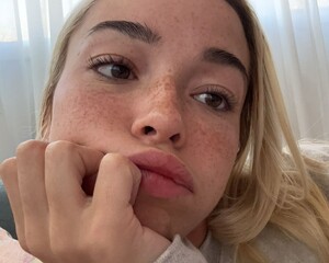 [2024.12.01] livvydunne_468985806_1023021392926644_3414160552468682455_n.jpg