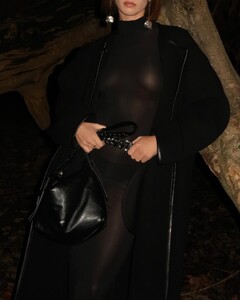 [2024.12.03] carmellarose_469179187_1745527302655596_4607725407539176560_n.jpg