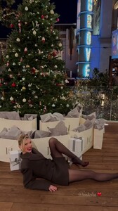 [2024.12.04] clairempham_264EC0B6C629F702D8B6A5DC861C9285_video_dashinit.jpg