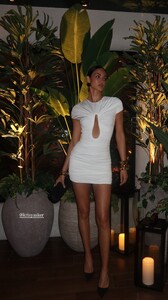 [2024.12.06] sofiaresing_469580921_1121867682256124_5168596152382180158_n.jpg