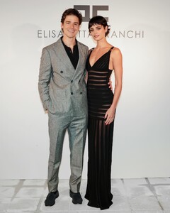 [2024.12.06] taylor_hill_469497976_18478666423024492_8966641307847275761_n.jpg