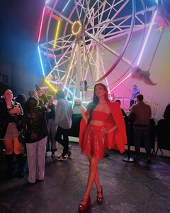 [2024.12.06] victoriajustice_469511145_18563724208006824_9216197217761181874_n.jpg