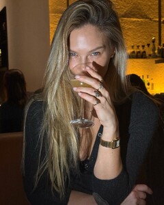 [2024.12.08] barrefaeli_469442339_1127187835591844_9180776601544881109_n.jpg