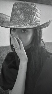 [2024.12.09] alexisbumgarner_3519638394579592574.jpg