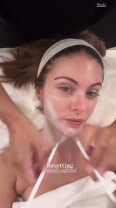 [2024.12.09] carmellarose_3519587415793170391.jpg