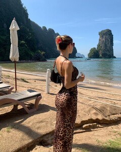 [2024.12.13] haileygrice_469833381_1800324377467877_6485902383192217211_n.jpg