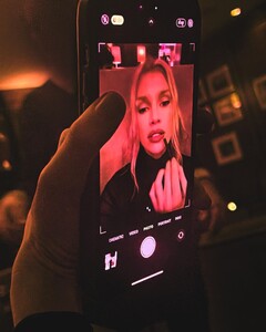 [2024.12.13] stellamaxwell_470270259_1202461278060537_2900818332521229124_n.jpg