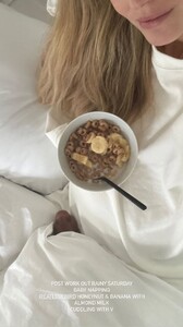 [2024.12.14] katelove_3523033185275904168.jpg