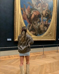 [2024.12.16] haileygrice_470490174_472519732533524_2490608507357828896_n.jpg