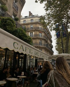 [2024.12.16] haileygrice_470668036_9850836711598564_8347688503012811629_n.jpg