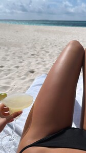 [2024.12.16] lindsaydemyan_3524258859714239190.jpg