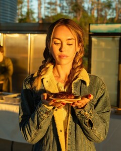 [2024.12.19] abbyoneillextras_470900867_1173493420839586_1358800024290505627_n.jpg