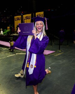 [2024.12.19] livvydunne_470921371_4034413780169046_1166974224044080725_n.jpg